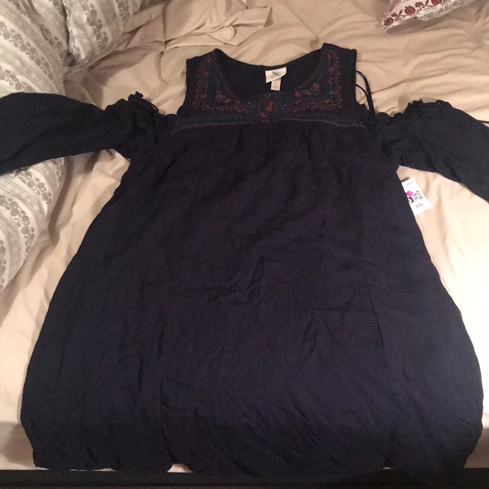 Knox Rose cold shoulder dress